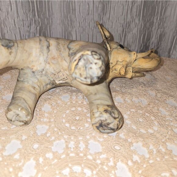 handcraft crushed oyster shell elephant figure 7x6 - Picture 6 of 7